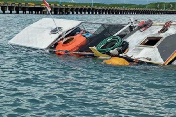 南安由水域发生撞船事故，据报失踪了17名船员，两艘船在西爪哇省南安由