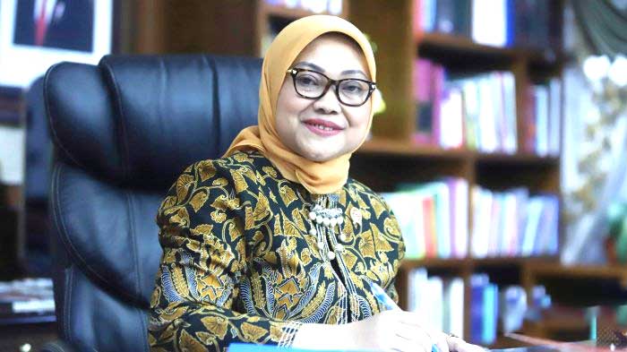 劳工部长伊达（Ida Fauziyah）禁止私企雇员和印尼外劳返乡过节