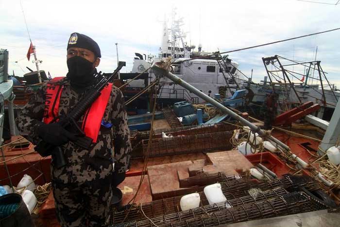 印尼海事渔业部巡逻艇扣押19艘非法渔船
