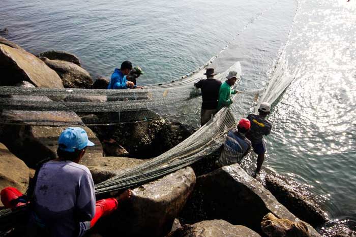 亚齐渔民在大海漂浮八天后最终在普吉医院接受治疗