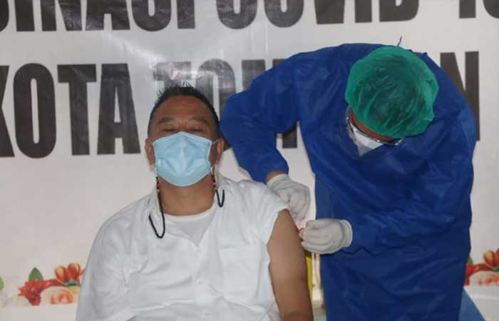 继续力争，托莫洪市的疫苗接种进度几乎达到 53%