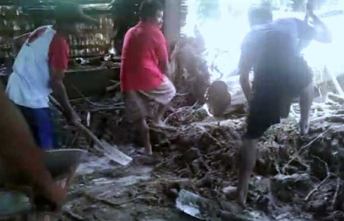 马马沙数十栋房屋被洪水冲走