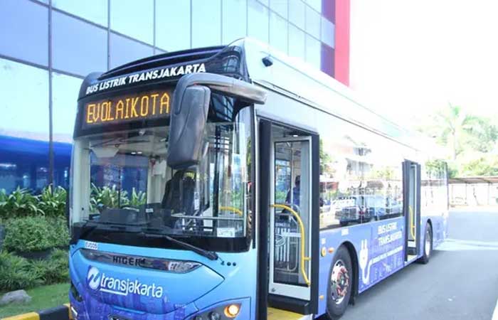 雅加达专线巴士测试电动巴士路线 Blok M - 市政厅
