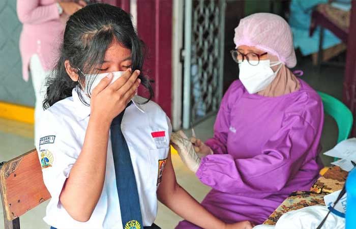 雅加达教育局敦促家长立即让他们的孩子接种新冠肺炎疫苗