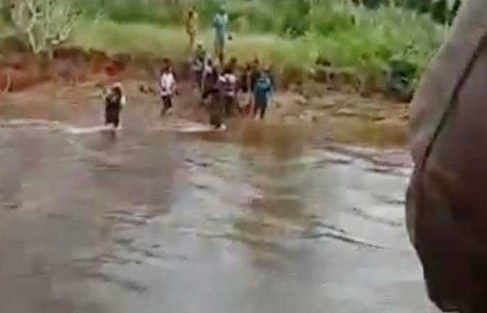 即将过河，北科拉卡一户人家遇难……