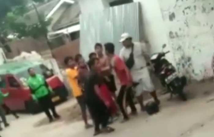 一名男子在勿加西被 9 人殴打，据报被刺伤！