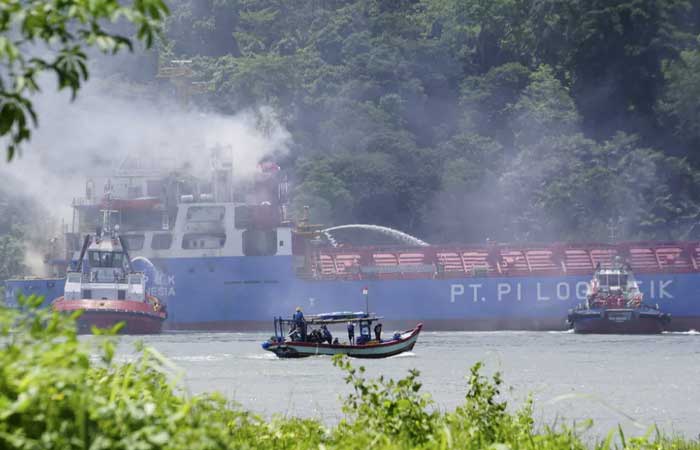 芝拉扎肥料货船失火，火势没有造成人员伤亡