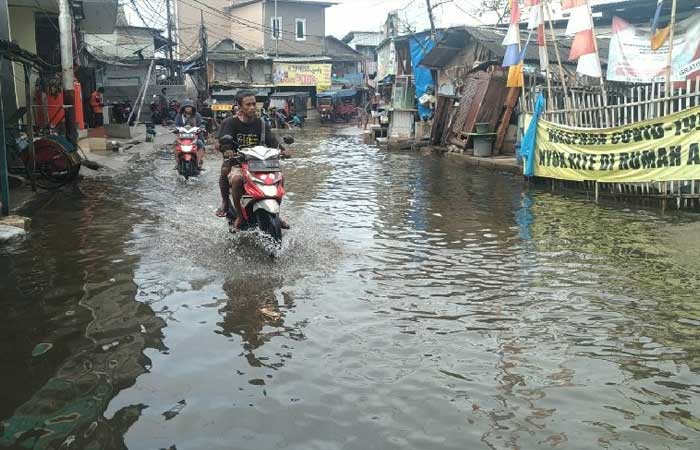已被淹 4 天的麻拉昂克居民抱怨日常活动受阻