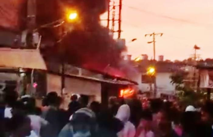勿拉湾区再次发生斗殴事件导致居民房屋被烧毁！