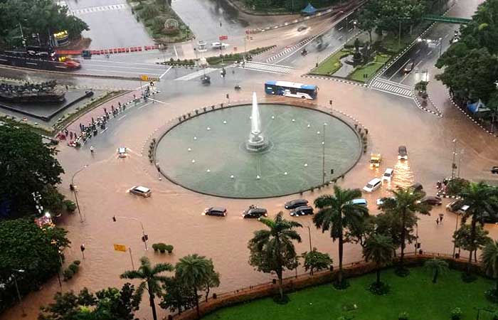 雅加达居民论坛披露阿尼斯在首都克服水灾不力