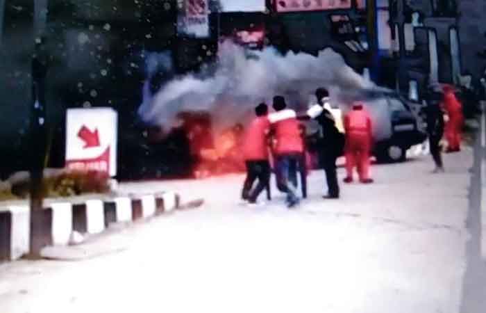 返乡客在 kopeng 加油站加油突然起火，1 人被烧伤