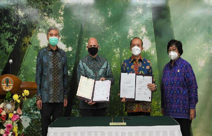 <b>KLHK与USAID 签署备忘录</b> <div><span style='font-size: 80%;'>合作应对气候变化和实现印尼低碳发展愿景</span></div>