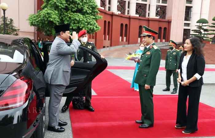 普拉波沃会见越南防长潘文江 加强印越两国友谊 提高军事合作关系