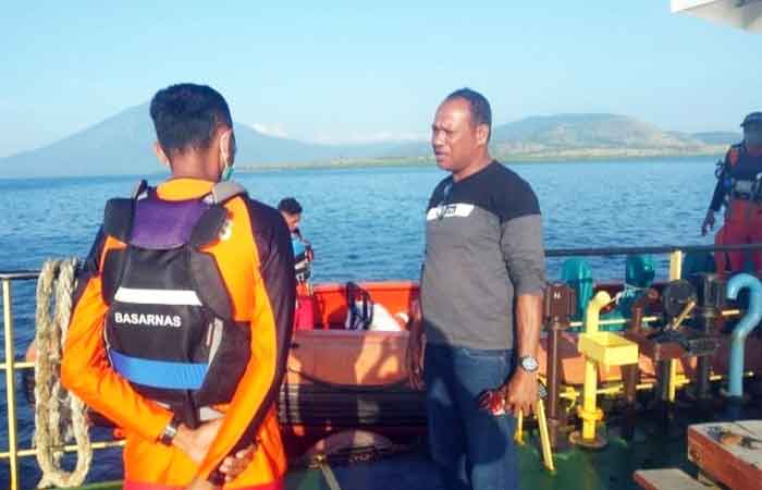 西里茂客轮在东努省伦巴塔搁浅 联合搜救组等待涨潮疏散船上784 名乘客