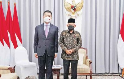 陆慷大使到任拜会印尼副总统马鲁夫