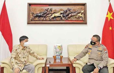 顾景奇总领事会见东爪哇省重点目标保护局新任局长