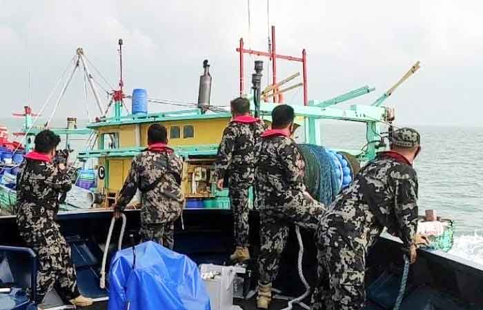 海洋渔业部逮捕4艘非法渔船 在马六甲海峡和德纳德海域一带非法捕鱼