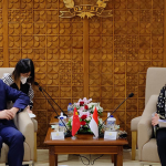 陆慷大使会见印尼国会对华友好小组主席普特丽