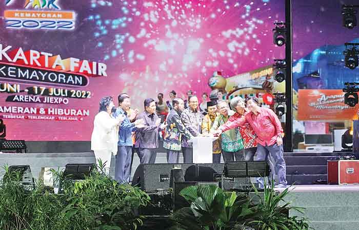 阿尼斯省长主持2022年雅加达博览会JKT Fair揭幕礼