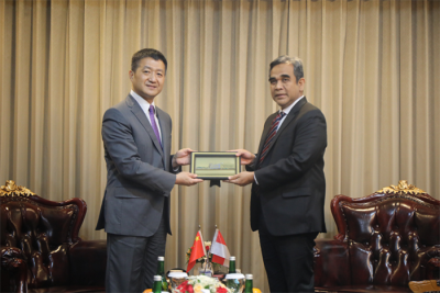 陆慷会见印尼人协副主席穆扎尼、沙特驻印尼大使