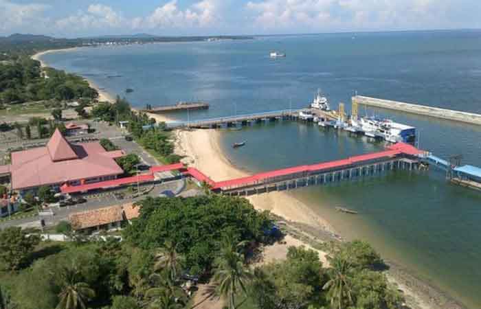 丹戎乌拉港施工进程已达99% 总统希望能为邦加勿里洞省促进物流运输
