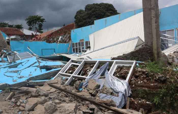 展玉地震罹难者增为318人 法查尔少将称至今仍有12人失踪