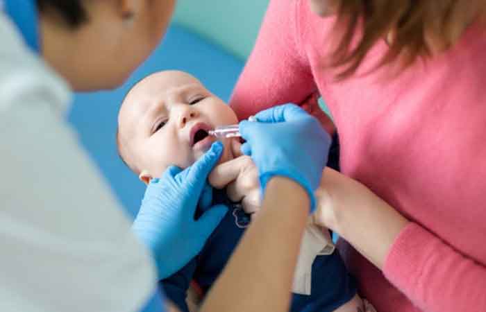 卫生部要求亚齐的所有婴儿获得完整的小儿麻痹症免疫