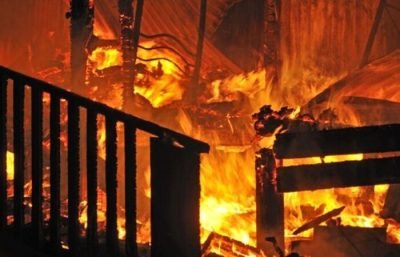 巴厘岛Mengwi商场失火，56个商铺被烧毁