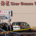美国再现恐怖枪击案：亚裔男子射杀十人被警方包围后自杀