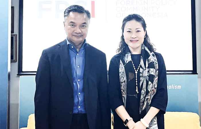 侯艳琪大使会见印尼外交政策协会创始人迪诺