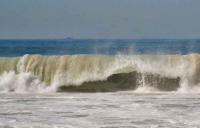 南印度洋海浪高达4米，气象局要求所有船只和渔民提高警惕