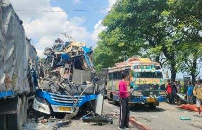 南望邦易市场的 Wiji 巴士与卡车发生致命事故