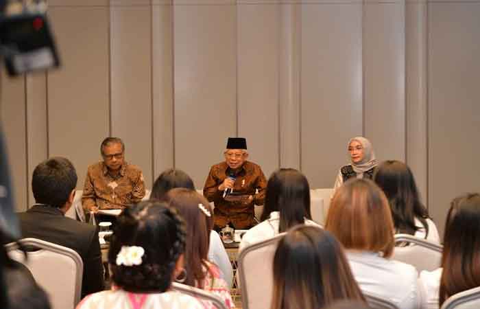副总统在塔什干会见印尼侨民 希望大家和睦相处 面临大选不造成民