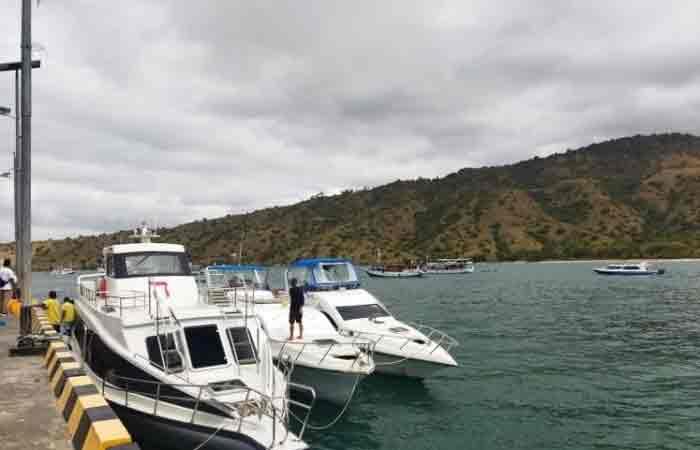 又一艘旅游船在拉布安巴佐沉没，政府任命特别小组