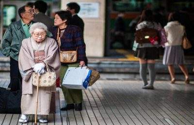 日本老龄化新里程碑：80岁以上人口超10%