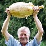 有望创下金氏世界纪录！英国农夫种出近9公斤洋葱