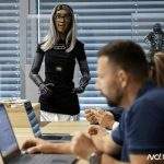 波兰公司聘用全球首个机器人CEO，全年无休