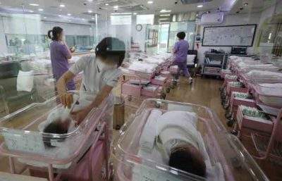 日韩星去年生育再创新低 东亚人口渐减堪忧