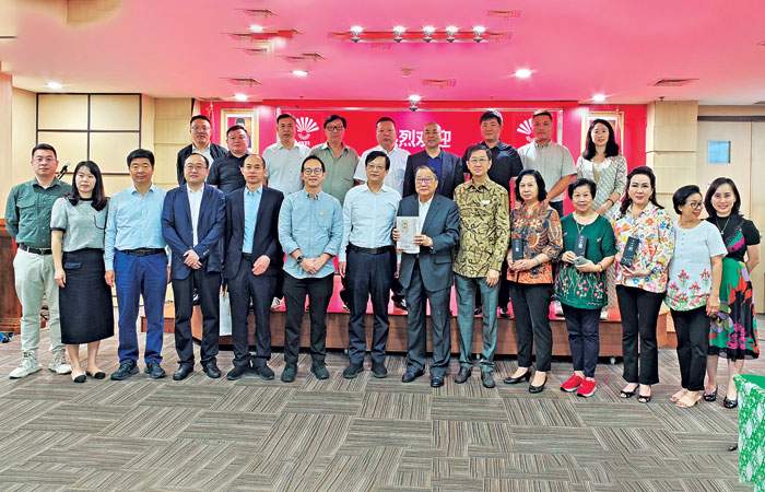 中国山东济宁市副市长张东率团访印尼华裔总会