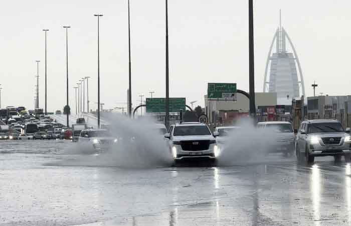 阿联酋遇罕见暴雨 75 年来最大 迪拜一天雨量抵平常一年多