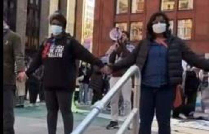 美大学反以抗议从东岸烧到西岸