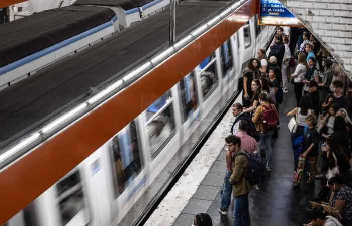 巴黎地铁问题多 奥运将面临700万游客挑战