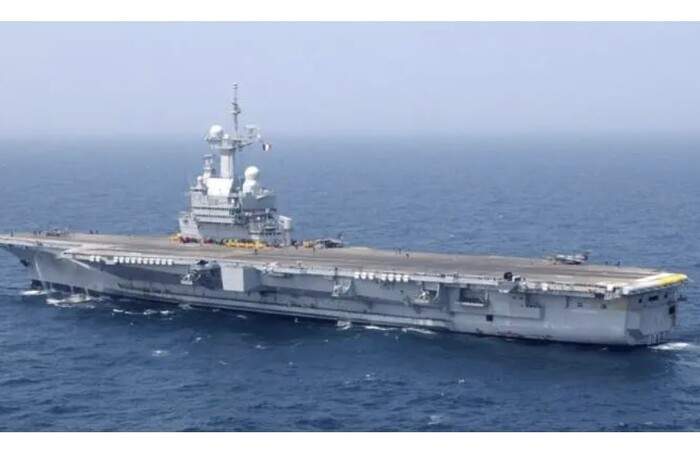 法国交出“戴高乐”航母指挥权，俄方讽刺